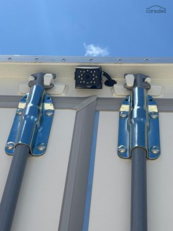 2025 Isuzu NNR 45-150 Vanpack image