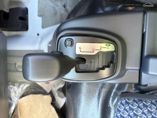 2025 Isuzu NNR 45-150 Vanpack image