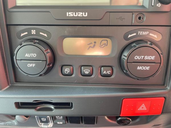 2025 Isuzu NPR 65/45-190 Crew Cab 4x2 image