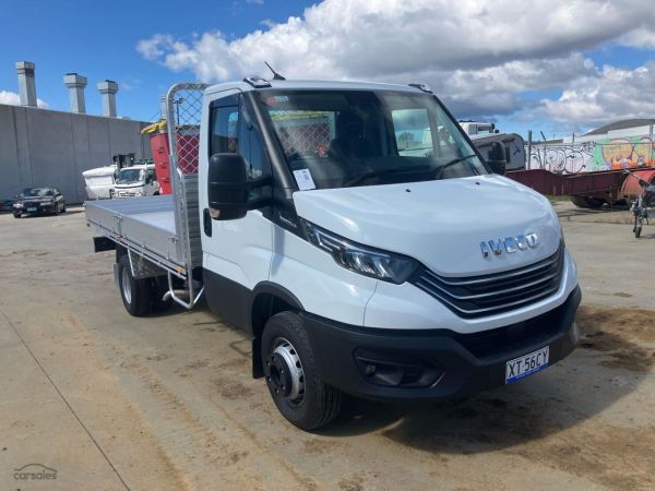 2024 Iveco Daily Table Top image