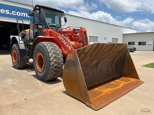 2021 Hitachi ZW220-5B image