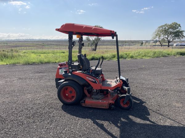 Kubota ZD1221R Zero Turn Mower image