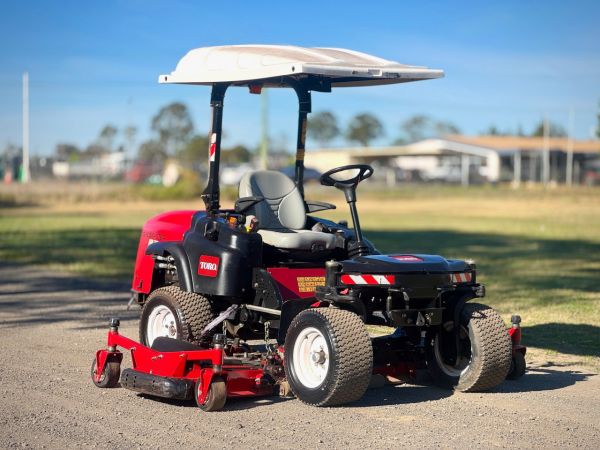 2017 Toro Groundmaster 360 Standard Ride On image