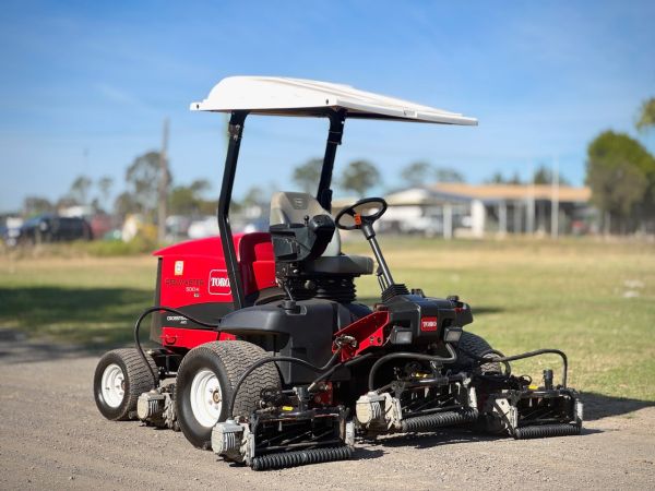 2020 Toro Reelmaster 5010-H Golf Fairway mower CrossTrax AWD Hybrid image