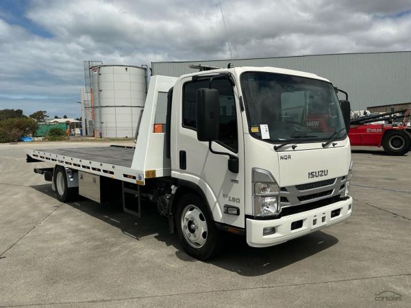 2024 Isuzu NQR 87-190 Tow Truck image