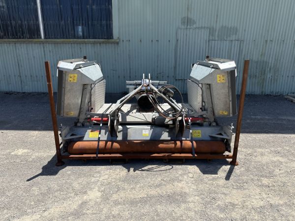 2019 Trimax Mowing Systems Stealth 33401 image