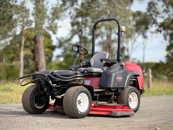 2013 Toro Groundmaster 360 Standard Ride On image