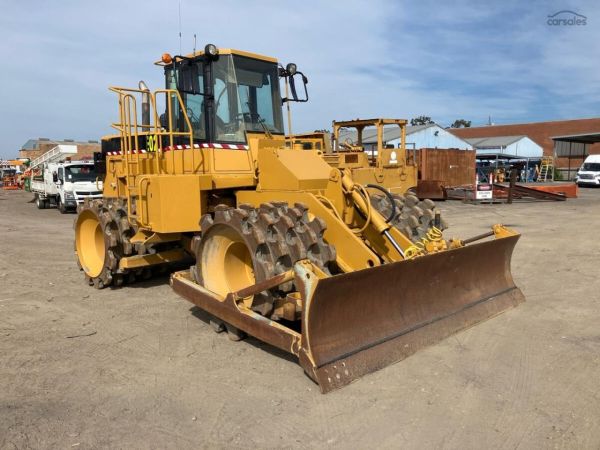 2005 Caterpillar 815F image