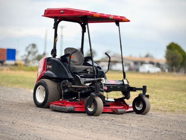 2020 Toro Groundsmaster 7210 Zero Turn image