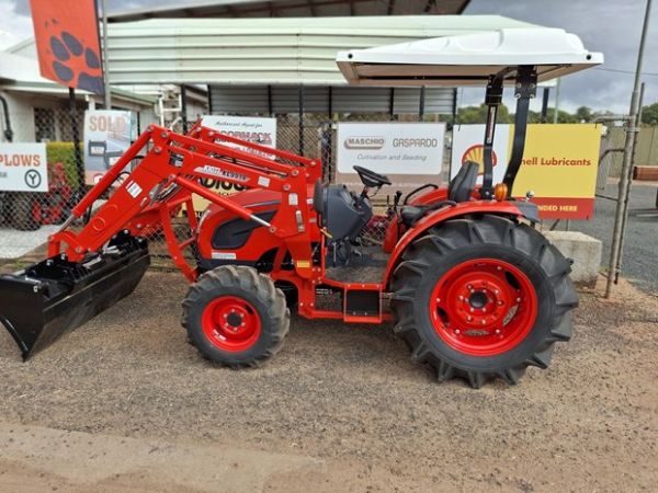 KIOTI DK5820 WITH LOADER AND 4 IN 1 image