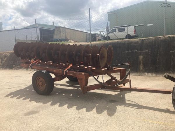 International 3/5 Wheeled Offset image