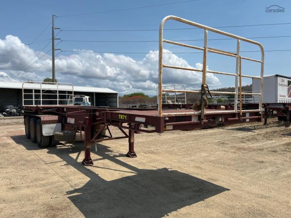 2017 Barker Heavy Duty Tri Axle image