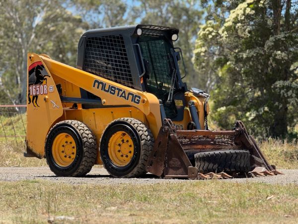 2018 Mustang 1650R  Skid Steer image