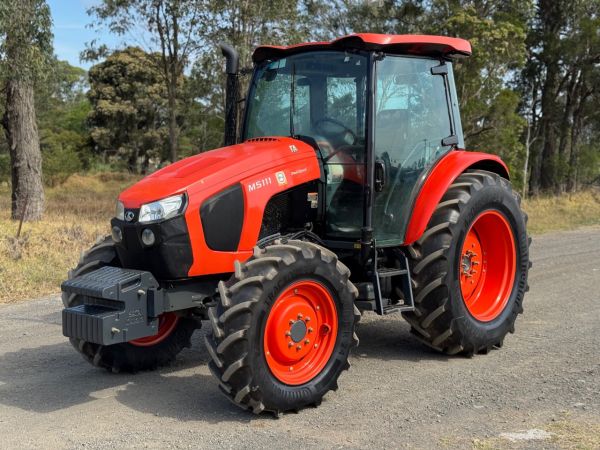 2020 Kubota M5111 FWA/4WD D image