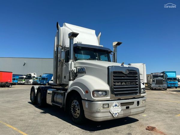 2012 Mack CMHT Trident Day Cab image