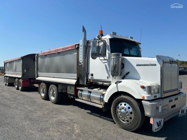 2018 Western Star 4800FS2 image