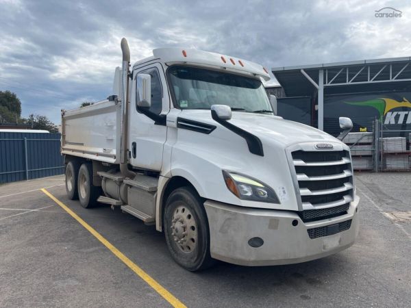 2022 Freightliner Cascadia image