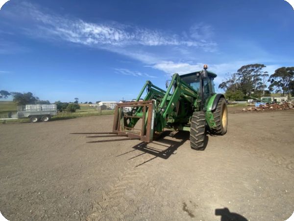 John Deere 6115D Tractor image
