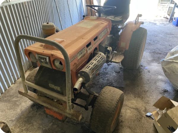 Kubota B7100 HST Tractor image