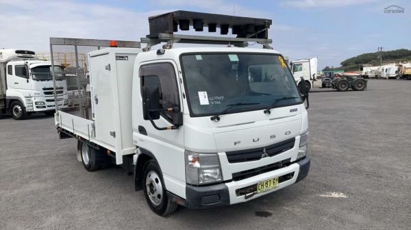 2015 Mitsubishi Canter 515 image