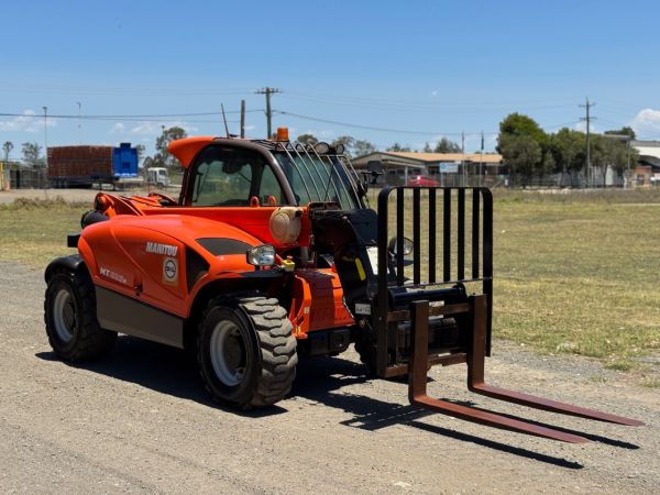 2015 Manitou MT-X 625 T Telescopic Handler image