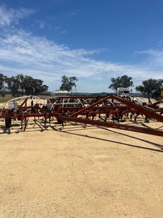 Gason Cultimaster 5100 10m Air Seeder Bar with 1830 Twin Bin Cart image