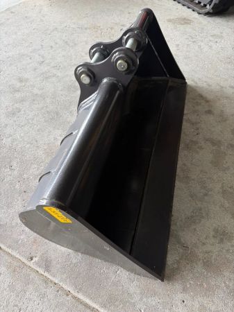Mini Excavator Attachment - 30mm Pin - 1000mm Mud Bucket image