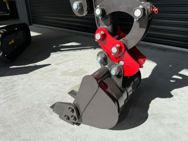 Mini Excavator Attachment - 25mm Pin - Spring Half Hitch image