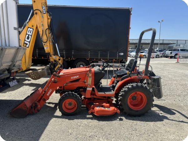 2015 Kubota B2920 4x4 Tractor Loader With Mower (Ex Lease) image