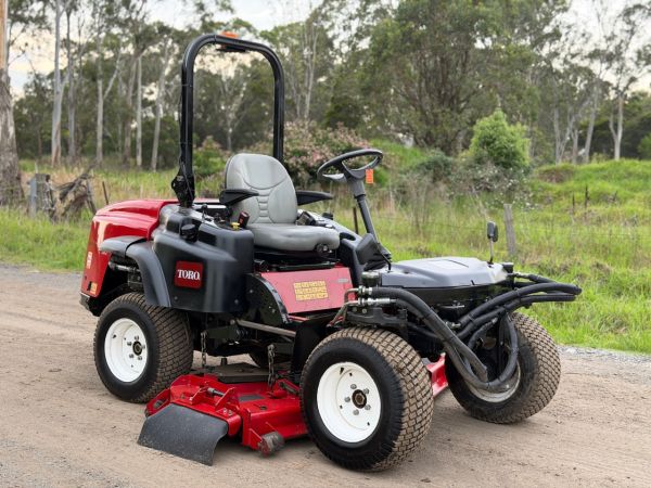 2019 Toro Groundmaster 360 Standard Ride On image