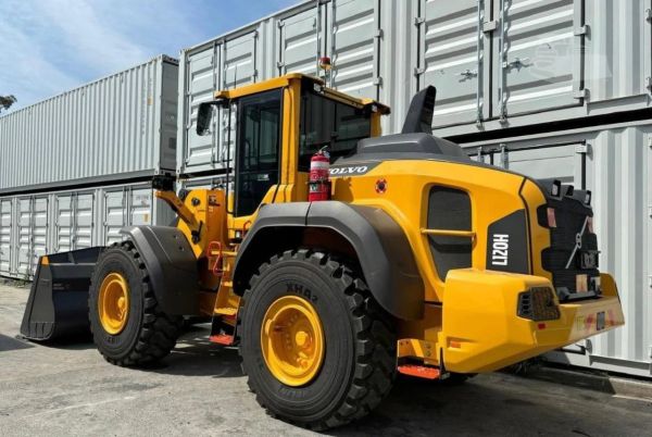 2023 VOLVO L120H image