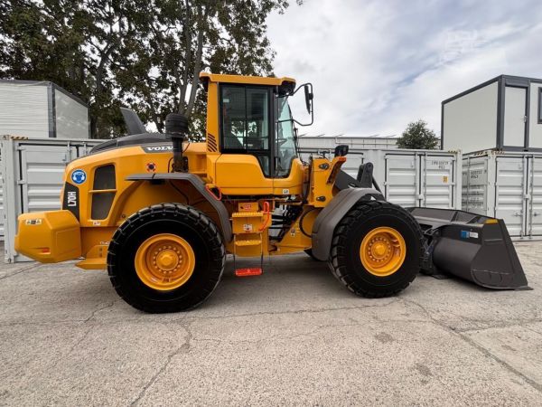 2023 VOLVO L70H image