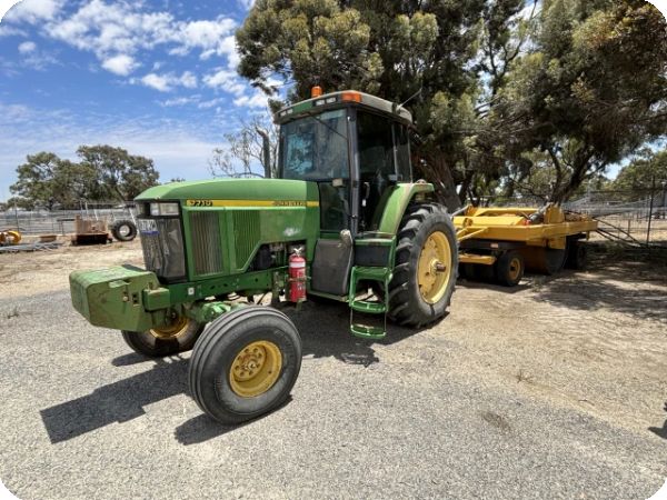 2001 John Deere 7710 (Council asset) (Located Warracknabeal, VIC) image