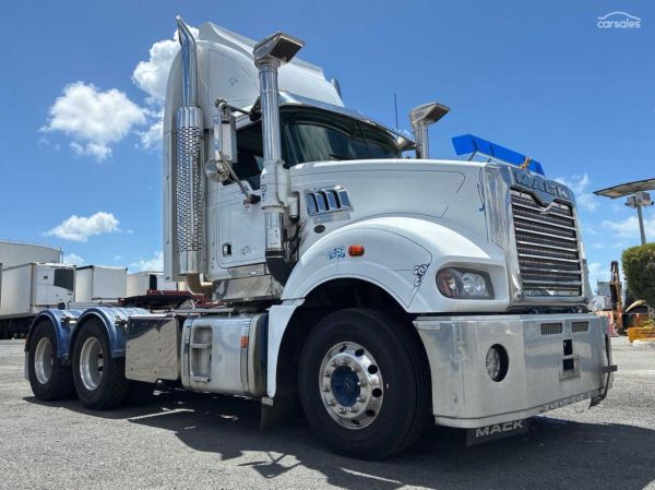 2018 Mack Superliner image
