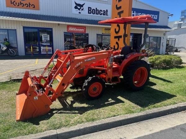 2016 Kubota L3800hd image