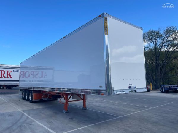 2024 Maxitrans ST3 Tri Axle Pantech Trailer image