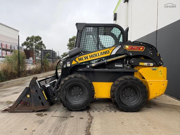 2022 New Holland L320 PAC image