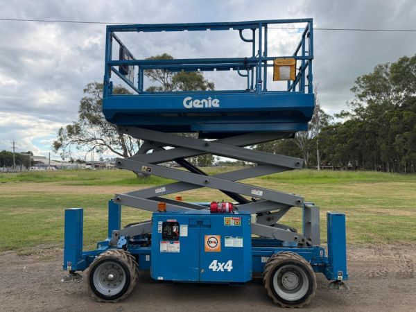 2013 Genie GS-2669 RT Scissor Lift image