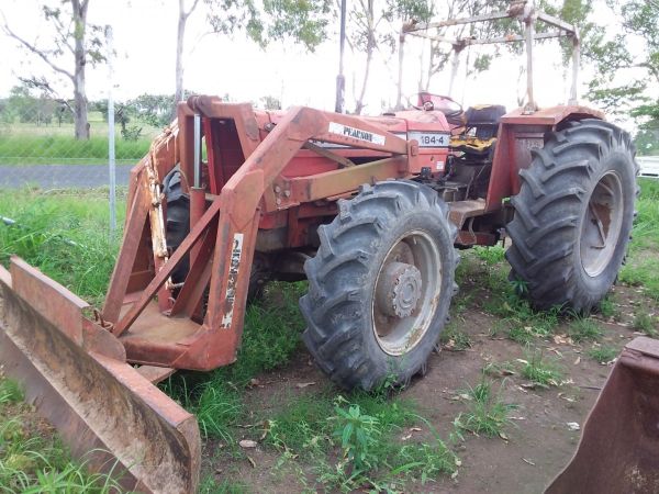 MASSEY FERGUSON 184-4 | TRACTOR WITH BLADE image