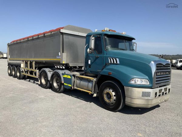 2018 Mack CMMT Granite image