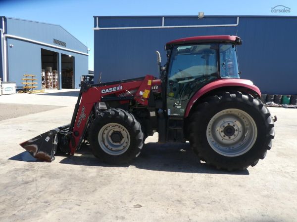 2017 CASE IH FARMALL 115C TRACTOR W/ FEL image