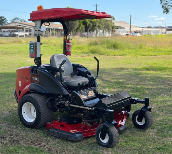 2016 Toro Groundsmaster 7210 Zero Turn image