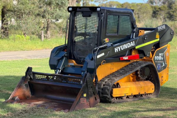 2023 Hyundai HT100V Skid Steer image
