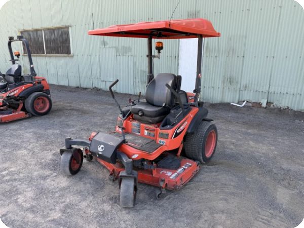 Kubota ZD1221R Zero-Turn Mower image