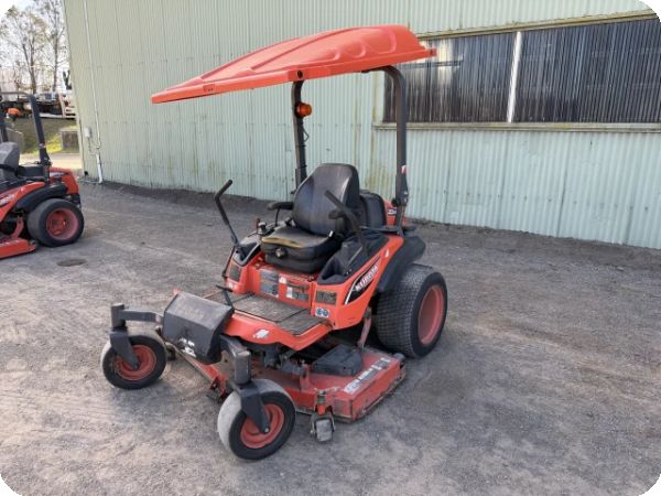 Kubota ZD1221R Zero-Turn Mower image
