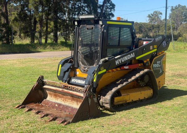 2023 Hyundai HT100V Skid Steer image