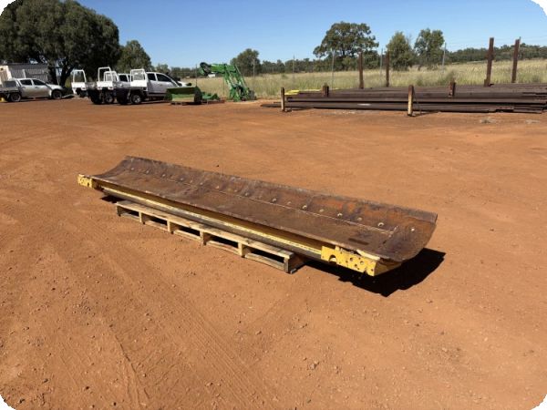 John Deere 3.7m Grader Blade image