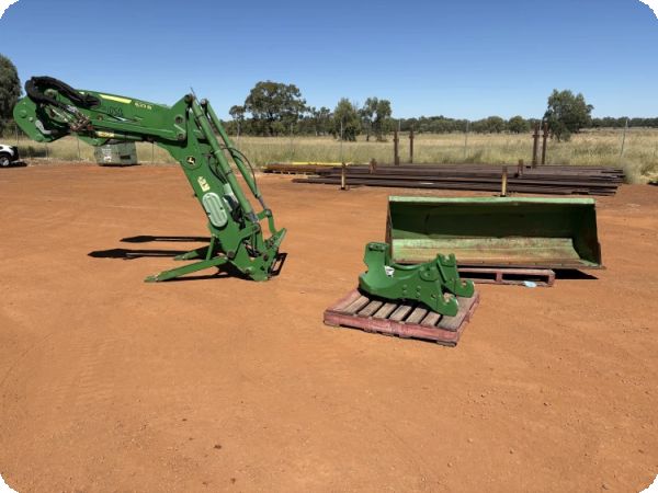 John Deere 623R Front End Loader image