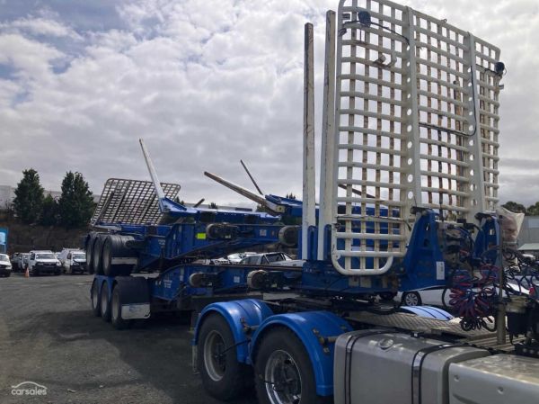 2022 Elphinstone AirRider Tri Axle Logging Trailer Combination