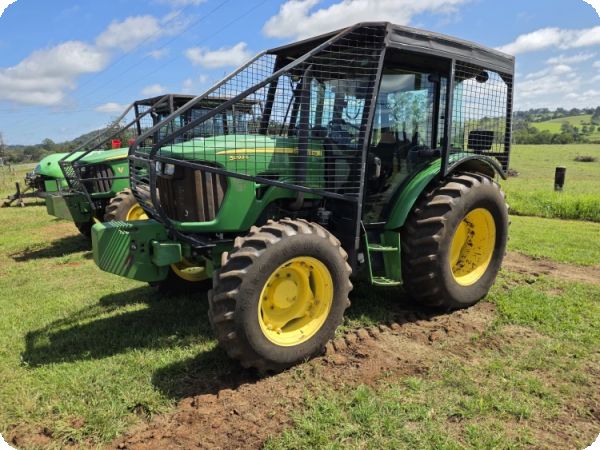2018 John Deere 5093E image